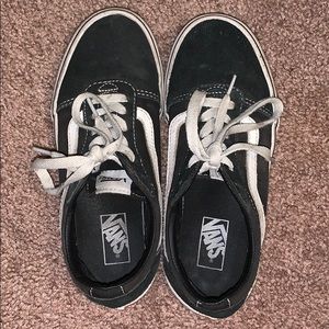Old skool black and white vans